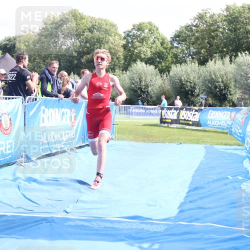 25.08.2024 - Elbe Triathlon Hamburg H.Heesch http://msf.ph/oto/6880509 25.08.2024 12:25:53 Ziel 1730 meine-sportfotos.de
