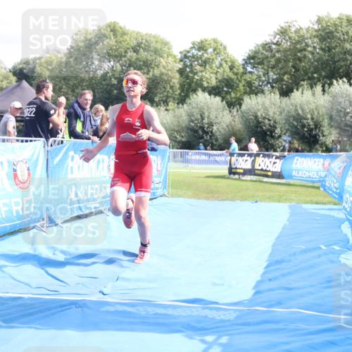 25.08.2024 - Elbe Triathlon Hamburg H.Heesch http://msf.ph/oto/6880513 25.08.2024 12:25:53 Ziel 1730 meine-sportfotos.de