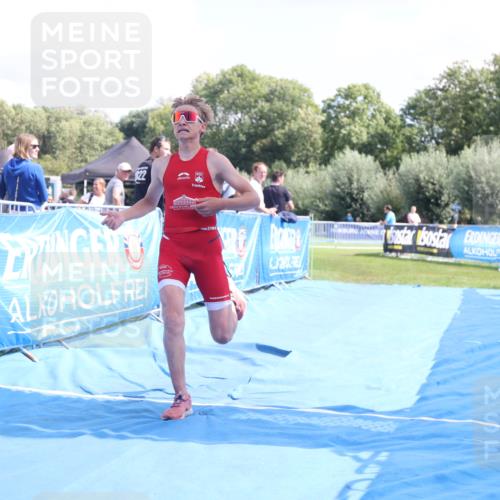25.08.2024 - Elbe Triathlon Hamburg H.Heesch http://msf.ph/oto/6880524 25.08.2024 12:25:53 Ziel 1730 meine-sportfotos.de