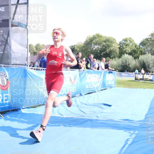 25.08.2024 - Elbe Triathlon Hamburg H.Heesch http://msf.ph/oto/6880534 25.08.2024 12:25:53 Ziel 1730 meine-sportfotos.de