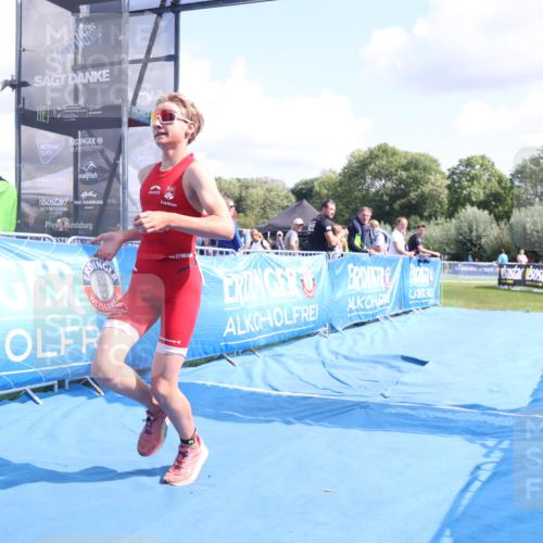 25.08.2024 - Elbe Triathlon Hamburg H.Heesch http://msf.ph/oto/6880540 25.08.2024 12:25:54 Ziel 1730 meine-sportfotos.de