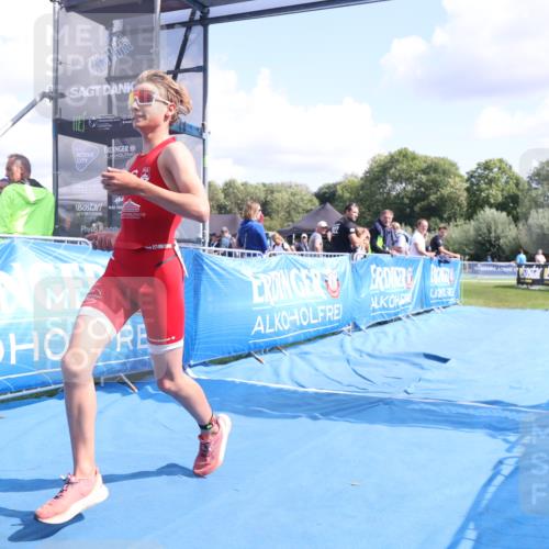 25.08.2024 - Elbe Triathlon Hamburg H.Heesch http://msf.ph/oto/6880542 25.08.2024 12:25:54 Ziel 1730 meine-sportfotos.de