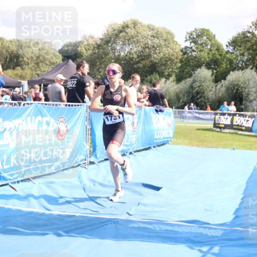 25.08.2024 - Elbe Triathlon Hamburg H.Heesch http://msf.ph/oto/6880563 25.08.2024 12:26:31 Ziel 1731 meine-sportfotos.de