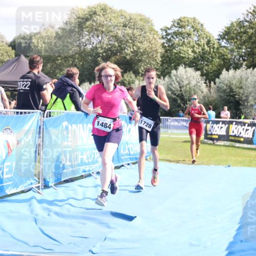 25.08.2024 - Elbe Triathlon Hamburg H.Heesch http://msf.ph/oto/6880596 25.08.2024 12:26:47 Ziel 1484, 1728, 1732 meine-sportfotos.de