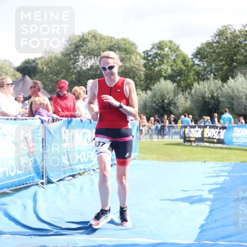 25.08.2024 - Elbe Triathlon Hamburg H.Heesch http://msf.ph/oto/6880602 25.08.2024 11:54:54 Ziel 537 meine-sportfotos.de