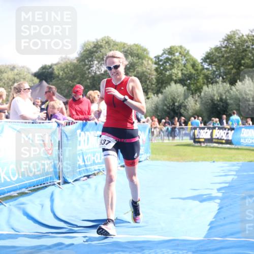 25.08.2024 - Elbe Triathlon Hamburg H.Heesch http://msf.ph/oto/6880604 25.08.2024 11:54:54 Ziel 537 meine-sportfotos.de