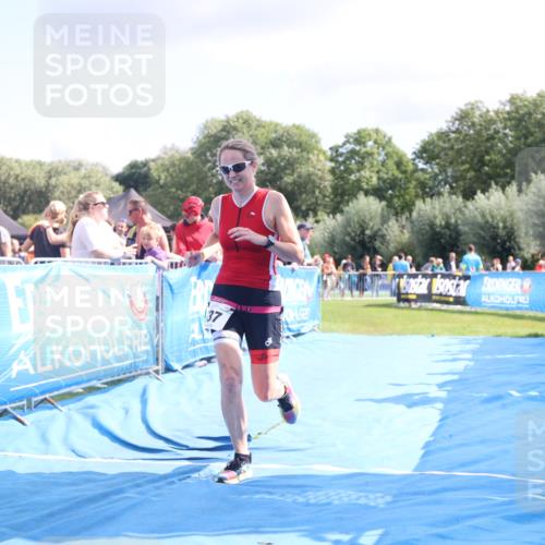 25.08.2024 - Elbe Triathlon Hamburg H.Heesch http://msf.ph/oto/6880607 25.08.2024 11:54:54 Ziel 537 meine-sportfotos.de