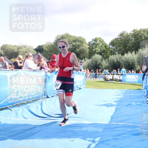 25.08.2024 - Elbe Triathlon Hamburg H.Heesch http://msf.ph/oto/6880609 25.08.2024 11:54:54 Ziel 537 meine-sportfotos.de
