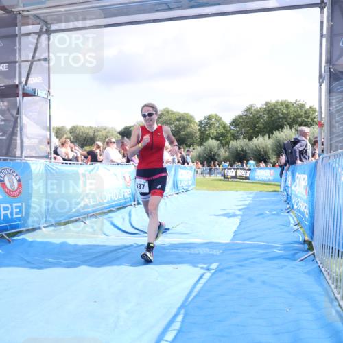 25.08.2024 - Elbe Triathlon Hamburg H.Heesch http://msf.ph/oto/6880615 25.08.2024 11:54:54 Ziel 537 meine-sportfotos.de