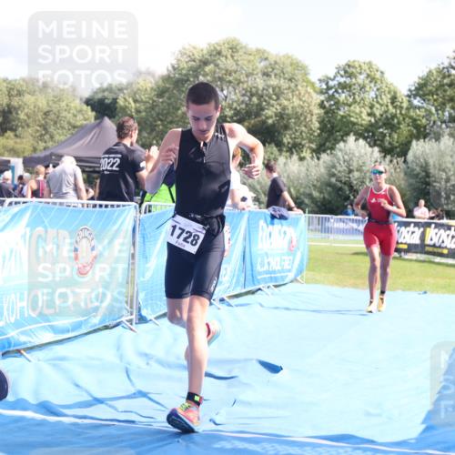 25.08.2024 - Elbe Triathlon Hamburg H.Heesch http://msf.ph/oto/6880620 25.08.2024 12:26:48 Ziel 1484, 1728, 1732 meine-sportfotos.de