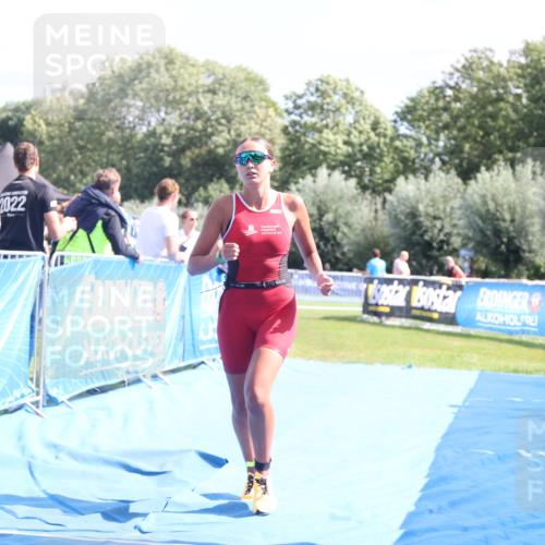 25.08.2024 - Elbe Triathlon Hamburg H.Heesch http://msf.ph/oto/6880638 25.08.2024 12:26:50 Ziel 1484, 1728, 1732 meine-sportfotos.de