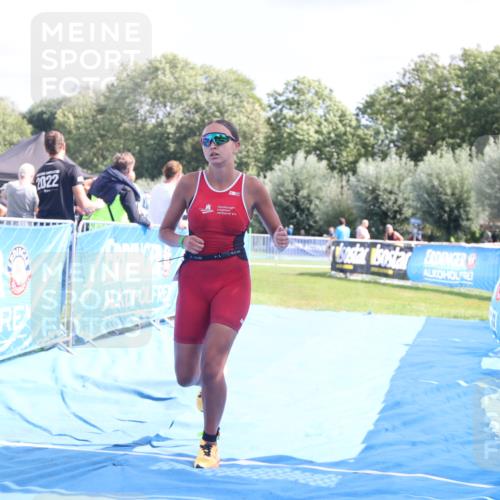 25.08.2024 - Elbe Triathlon Hamburg H.Heesch http://msf.ph/oto/6880645 25.08.2024 12:26:50 Ziel 1484, 1728, 1732 meine-sportfotos.de