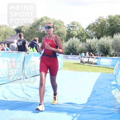 25.08.2024 - Elbe Triathlon Hamburg H.Heesch http://msf.ph/oto/6880651 25.08.2024 12:26:50 Ziel 1484, 1728, 1732 meine-sportfotos.de