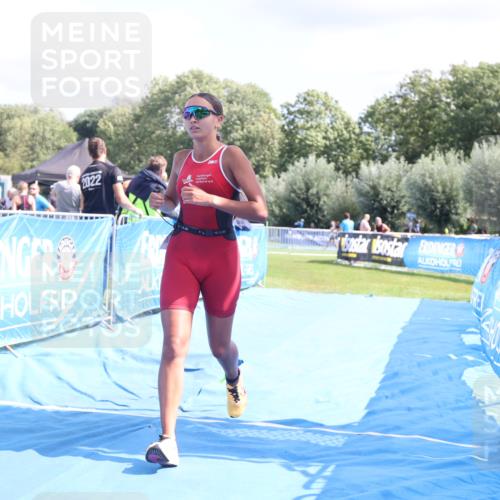 25.08.2024 - Elbe Triathlon Hamburg H.Heesch http://msf.ph/oto/6880653 25.08.2024 12:26:50 Ziel 1484, 1728, 1732 meine-sportfotos.de