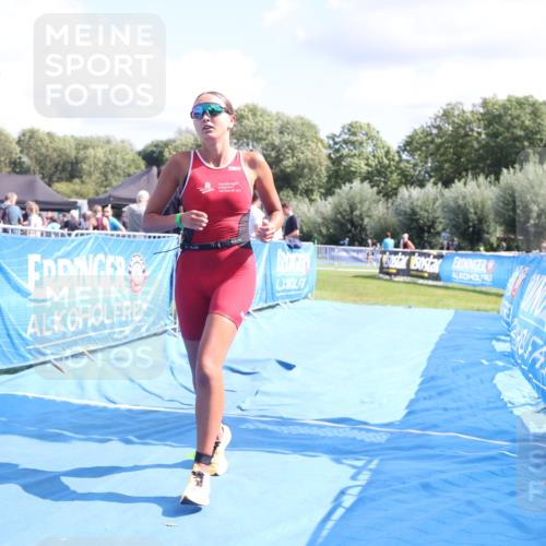 25.08.2024 - Elbe Triathlon Hamburg H.Heesch http://msf.ph/oto/6880663 25.08.2024 12:26:51 Ziel 1484, 1728, 1732 meine-sportfotos.de