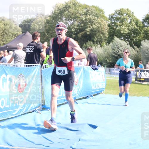 25.08.2024 - Elbe Triathlon Hamburg H.Heesch http://msf.ph/oto/6880684 25.08.2024 12:27:02 Ziel 460, 1494 meine-sportfotos.de