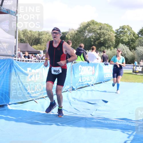 25.08.2024 - Elbe Triathlon Hamburg H.Heesch http://msf.ph/oto/6880711 25.08.2024 12:27:03 Ziel 460, 1494 meine-sportfotos.de
