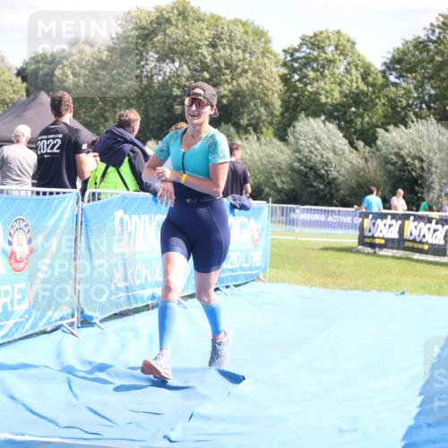 25.08.2024 - Elbe Triathlon Hamburg H.Heesch http://msf.ph/oto/6880716 25.08.2024 12:27:03 Ziel 460, 1494 meine-sportfotos.de