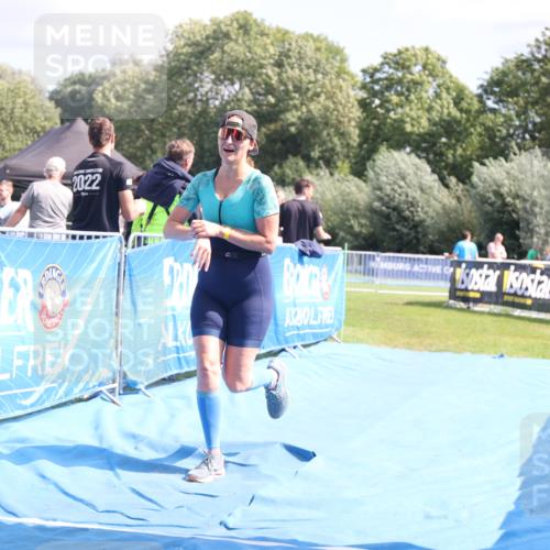 25.08.2024 - Elbe Triathlon Hamburg H.Heesch http://msf.ph/oto/6880721 25.08.2024 12:27:04 Ziel 460, 1494 meine-sportfotos.de