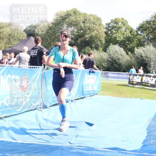 25.08.2024 - Elbe Triathlon Hamburg H.Heesch http://msf.ph/oto/6880727 25.08.2024 12:27:04 Ziel 460, 1494 meine-sportfotos.de