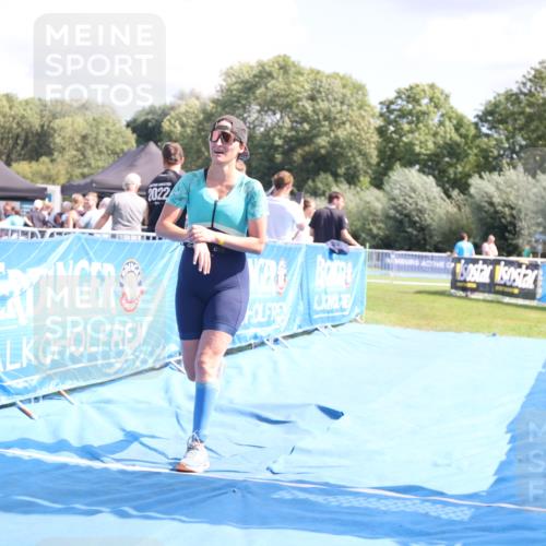 25.08.2024 - Elbe Triathlon Hamburg H.Heesch http://msf.ph/oto/6880732 25.08.2024 12:27:04 Ziel 460, 1494 meine-sportfotos.de
