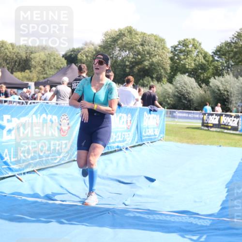 25.08.2024 - Elbe Triathlon Hamburg H.Heesch http://msf.ph/oto/6880734 25.08.2024 12:27:04 Ziel 460, 1494 meine-sportfotos.de