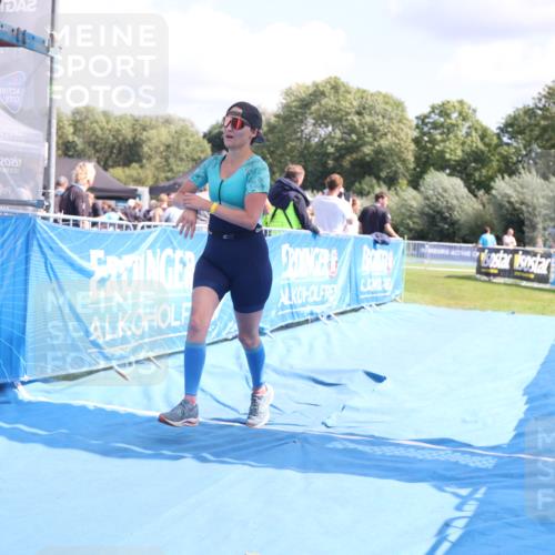 25.08.2024 - Elbe Triathlon Hamburg H.Heesch http://msf.ph/oto/6880741 25.08.2024 12:27:04 Ziel 460, 1494 meine-sportfotos.de