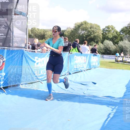 25.08.2024 - Elbe Triathlon Hamburg H.Heesch http://msf.ph/oto/6880747 25.08.2024 12:27:04 Ziel 460, 1494 meine-sportfotos.de