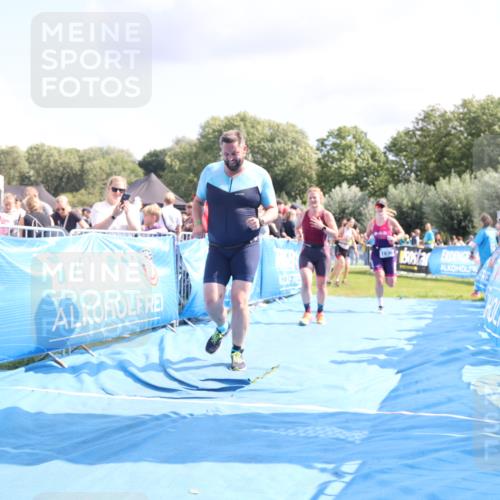 25.08.2024 - Elbe Triathlon Hamburg H.Heesch http://msf.ph/oto/6880751 25.08.2024 11:55:18 Ziel 540, 675, 1537, 1630, 1643, 1702 meine-sportfotos.de