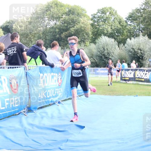 25.08.2024 - Elbe Triathlon Hamburg H.Heesch http://msf.ph/oto/6880761 25.08.2024 12:27:18 Ziel 1531, 1726, 1727 meine-sportfotos.de