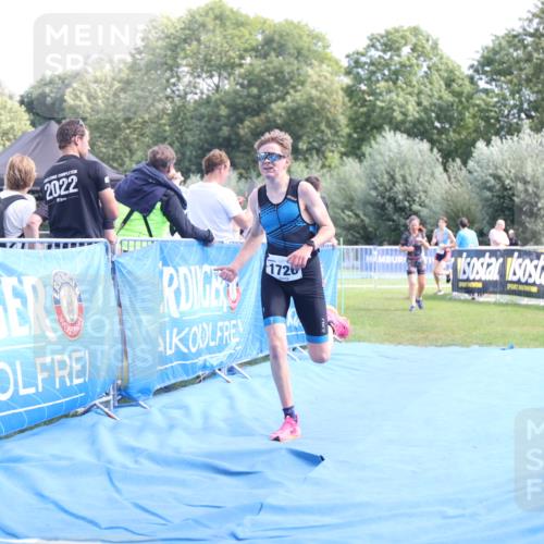 25.08.2024 - Elbe Triathlon Hamburg H.Heesch http://msf.ph/oto/6880762 25.08.2024 12:27:18 Ziel 1531, 1726, 1727 meine-sportfotos.de