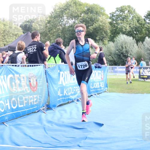 25.08.2024 - Elbe Triathlon Hamburg H.Heesch http://msf.ph/oto/6880770 25.08.2024 12:27:18 Ziel 1531, 1726, 1727 meine-sportfotos.de