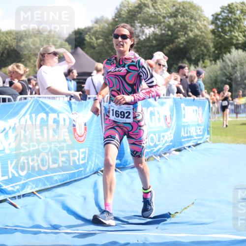 25.08.2024 - Elbe Triathlon Hamburg H.Heesch http://msf.ph/oto/6880850 25.08.2024 11:55:28 Ziel 515, 1643, 1692 meine-sportfotos.de