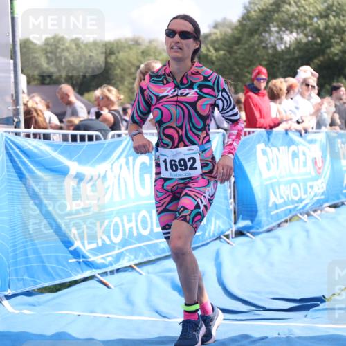 25.08.2024 - Elbe Triathlon Hamburg H.Heesch http://msf.ph/oto/6880864 25.08.2024 11:55:28 Ziel 515, 1643, 1692 meine-sportfotos.de
