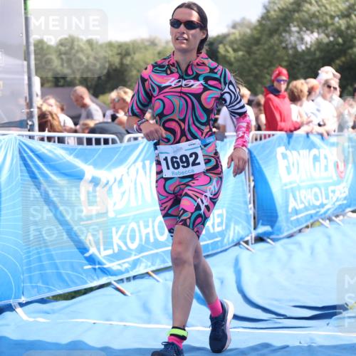 25.08.2024 - Elbe Triathlon Hamburg H.Heesch http://msf.ph/oto/6880866 25.08.2024 11:55:28 Ziel 515, 1643, 1692 meine-sportfotos.de