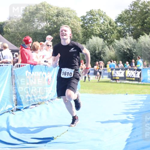 25.08.2024 - Elbe Triathlon Hamburg H.Heesch http://msf.ph/oto/6880927 25.08.2024 11:55:39 Ziel 472, 515, 791, 1610 meine-sportfotos.de