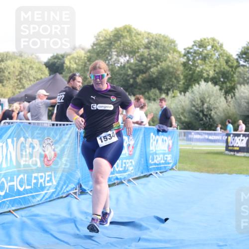25.08.2024 - Elbe Triathlon Hamburg H.Heesch http://msf.ph/oto/6880935 25.08.2024 12:27:35 Ziel 1534, 1655, 1676 meine-sportfotos.de