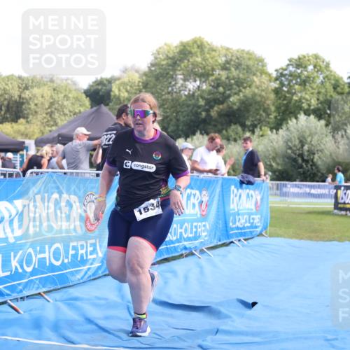 25.08.2024 - Elbe Triathlon Hamburg H.Heesch http://msf.ph/oto/6880944 25.08.2024 12:27:35 Ziel 1534, 1655, 1676 meine-sportfotos.de