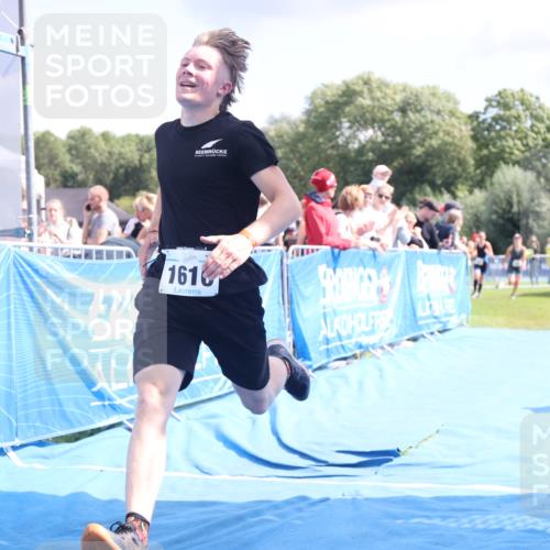 25.08.2024 - Elbe Triathlon Hamburg H.Heesch http://msf.ph/oto/6880945 25.08.2024 11:55:39 Ziel 472, 515, 791, 1610 meine-sportfotos.de