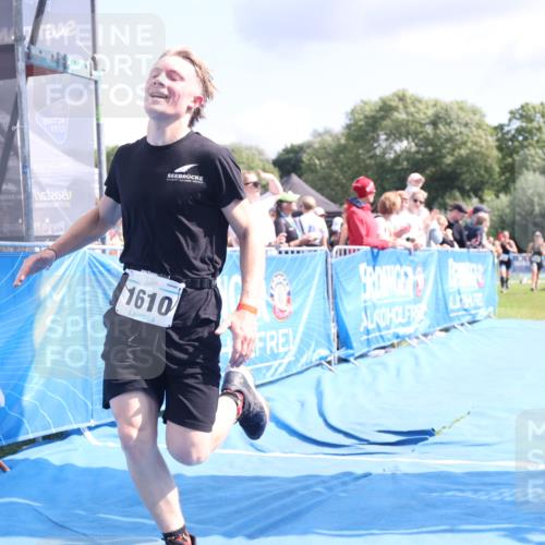 25.08.2024 - Elbe Triathlon Hamburg H.Heesch http://msf.ph/oto/6880949 25.08.2024 11:55:40 Ziel 472, 515, 791, 1610 meine-sportfotos.de