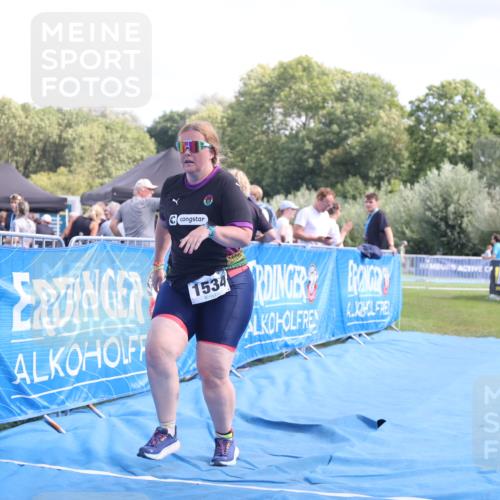 25.08.2024 - Elbe Triathlon Hamburg H.Heesch http://msf.ph/oto/6880950 25.08.2024 12:27:36 Ziel 1534, 1655, 1676 meine-sportfotos.de