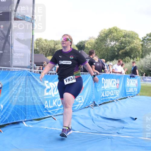 25.08.2024 - Elbe Triathlon Hamburg H.Heesch http://msf.ph/oto/6880967 25.08.2024 12:27:36 Ziel 1534, 1655, 1676 meine-sportfotos.de