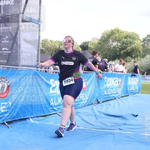 25.08.2024 - Elbe Triathlon Hamburg H.Heesch http://msf.ph/oto/6880971 25.08.2024 12:27:36 Ziel 1534, 1655, 1676 meine-sportfotos.de