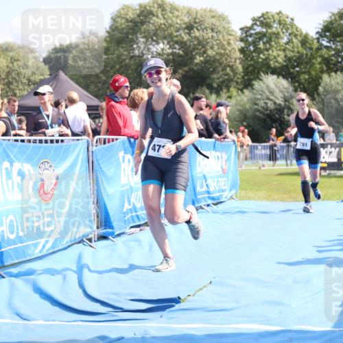 25.08.2024 - Elbe Triathlon Hamburg H.Heesch http://msf.ph/oto/6880980 25.08.2024 11:55:44 Ziel 472, 791, 1610 meine-sportfotos.de