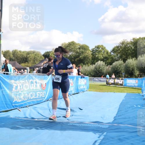 25.08.2024 - Elbe Triathlon Hamburg H.Heesch http://msf.ph/oto/6880999 25.08.2024 12:27:59 Ziel 505 meine-sportfotos.de