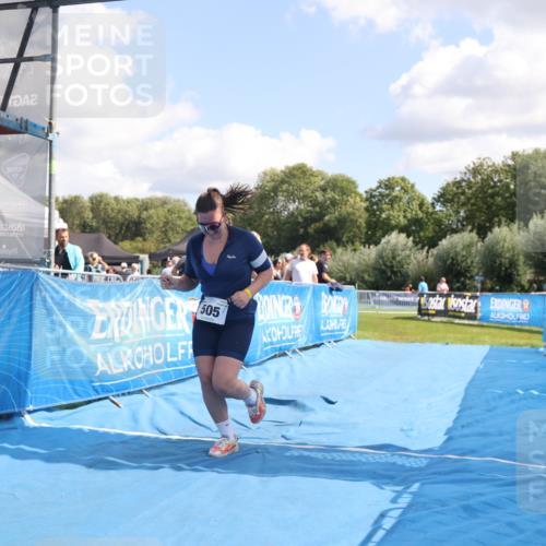 25.08.2024 - Elbe Triathlon Hamburg H.Heesch http://msf.ph/oto/6881007 25.08.2024 12:27:59 Ziel 505 meine-sportfotos.de