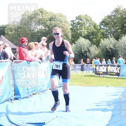 25.08.2024 - Elbe Triathlon Hamburg H.Heesch http://msf.ph/oto/6881010 25.08.2024 11:55:46 Ziel 472, 791, 1610 meine-sportfotos.de