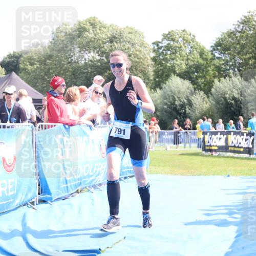 25.08.2024 - Elbe Triathlon Hamburg H.Heesch http://msf.ph/oto/6881011 25.08.2024 11:55:46 Ziel 472, 791, 1610 meine-sportfotos.de