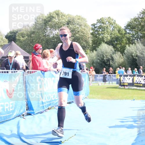 25.08.2024 - Elbe Triathlon Hamburg H.Heesch http://msf.ph/oto/6881015 25.08.2024 11:55:46 Ziel 472, 791, 1610 meine-sportfotos.de