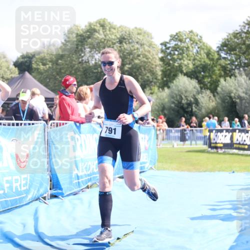 25.08.2024 - Elbe Triathlon Hamburg H.Heesch http://msf.ph/oto/6881017 25.08.2024 11:55:46 Ziel 472, 791, 1610 meine-sportfotos.de